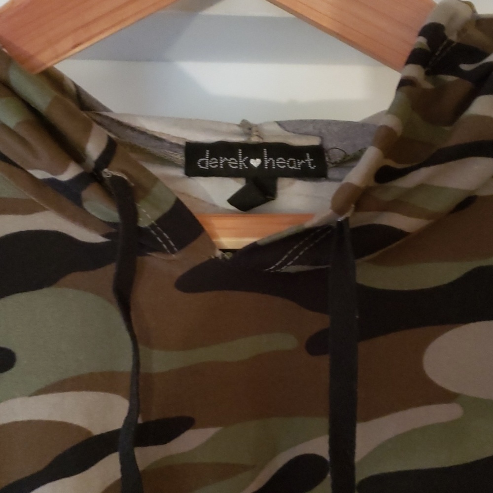 Women's camo, hooded top - Picture 5 of 5